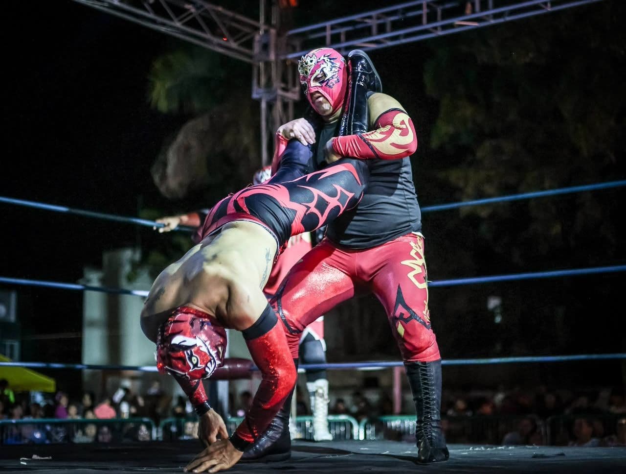 Lucha libre reúne a más de 11 mil 800 aficionados en Cancún durante 2025 y 2026