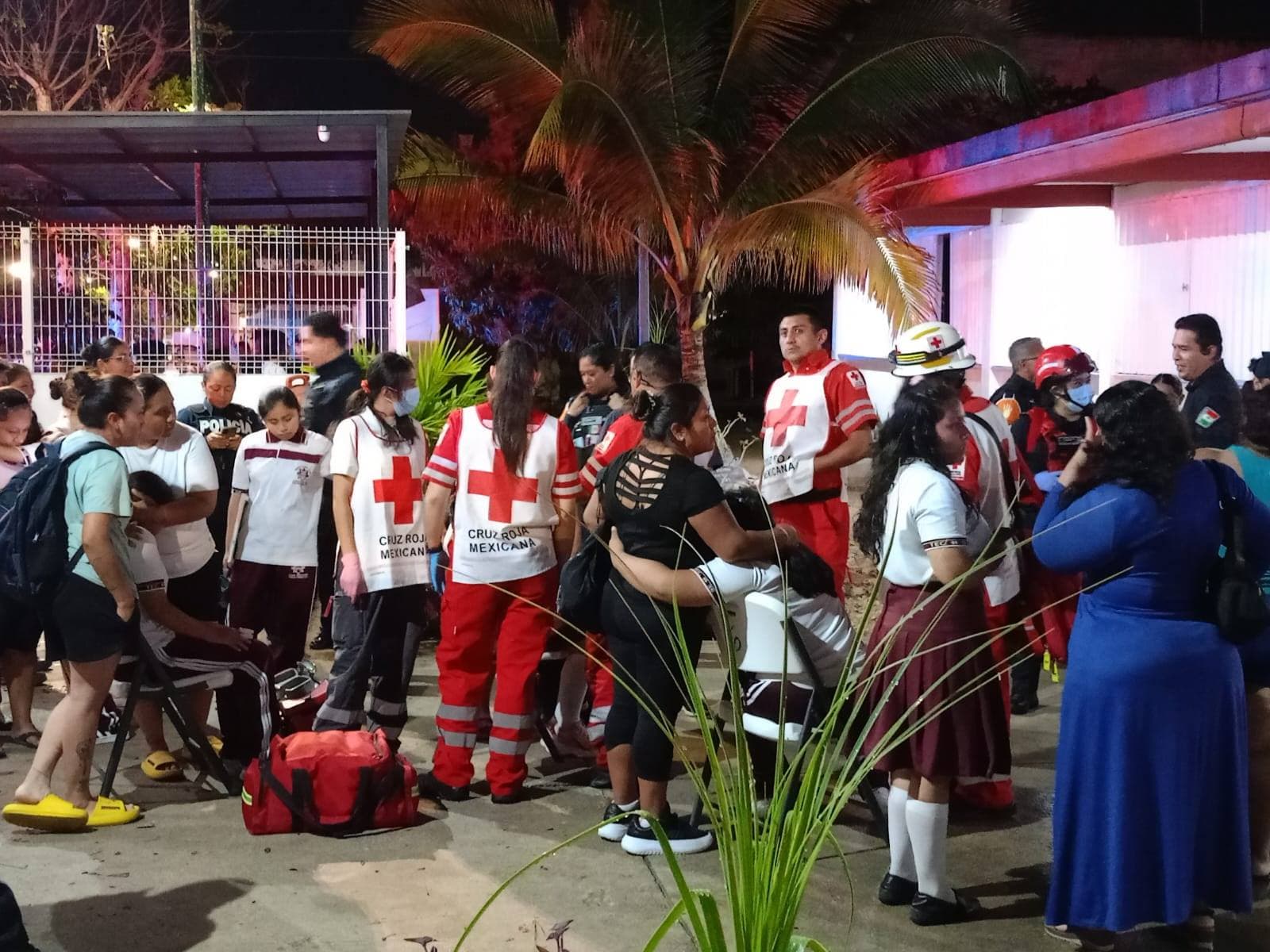 Detienen a profesor tras intoxicación de estudiantes por presuntos dulces con droga en secundaria de Playa del Carmen