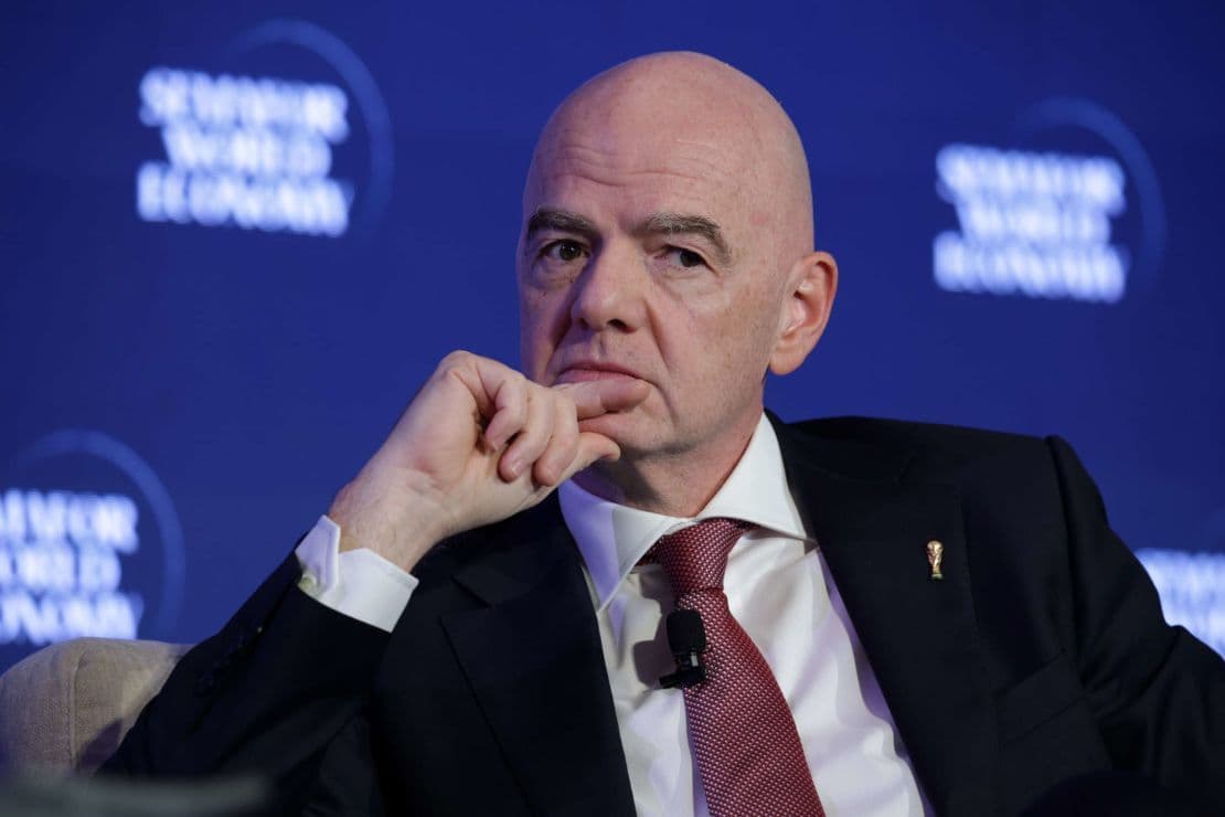 Crece la presión contra Gianni Infantino: figuras del futbol exigen cambios en la FIFA