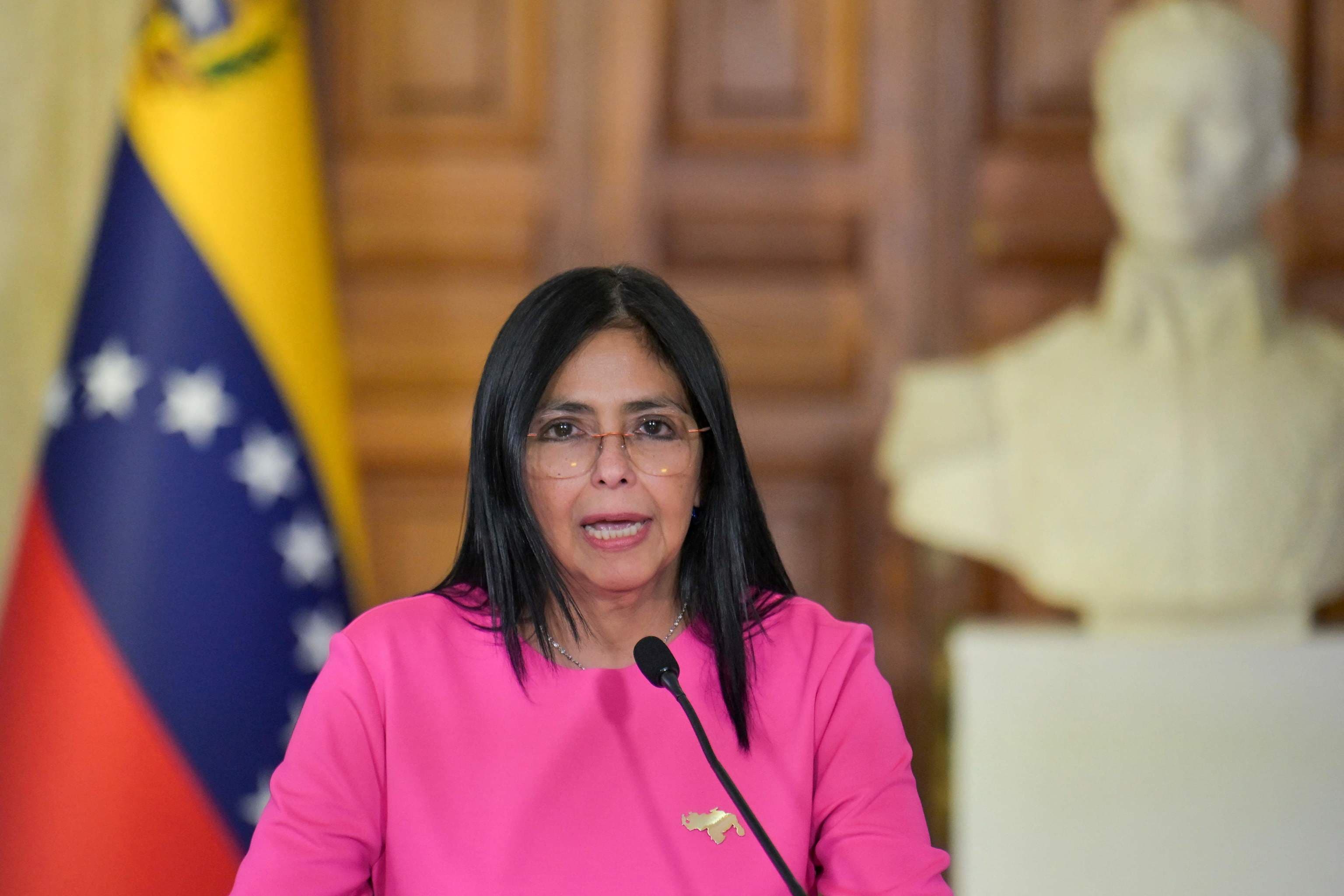 Fuerzas Armadas de Venezuela reconocen a Delcy Rodríguez como presidenta tras presunto secuestro de Maduro